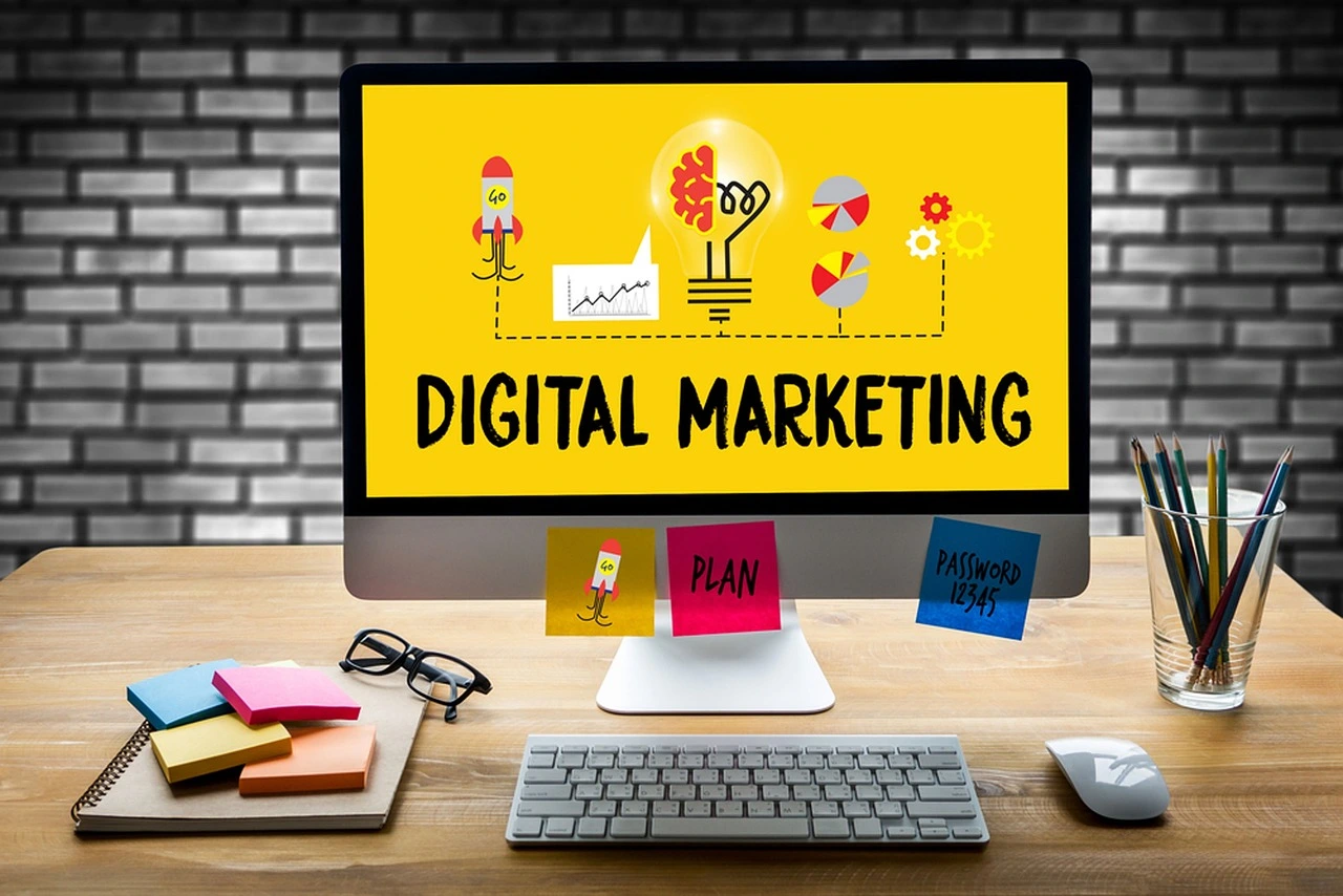 Profissões do Futuro: 15 Tendências para Você Conhecer! 4 computador com digital marketing escrito na tela